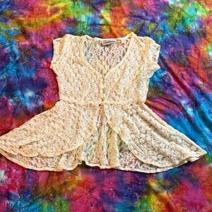 Vintage 90s Y2K TOSKA Cream Beige Floral Lace Pearl Buttons Flare Top SMALL